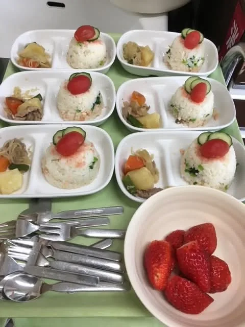 かごに入った新鮮な野菜